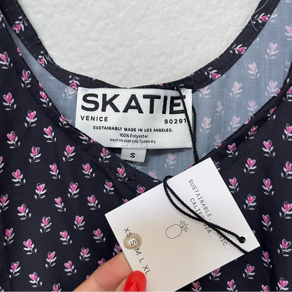 Skatie Camille Romper Black Ditsy Floral Size Small - Picture 4 of 4